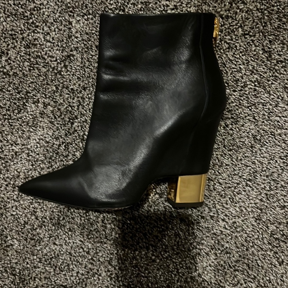 ***Authentic*** Giuseppe Zanotti Gold heeled boot